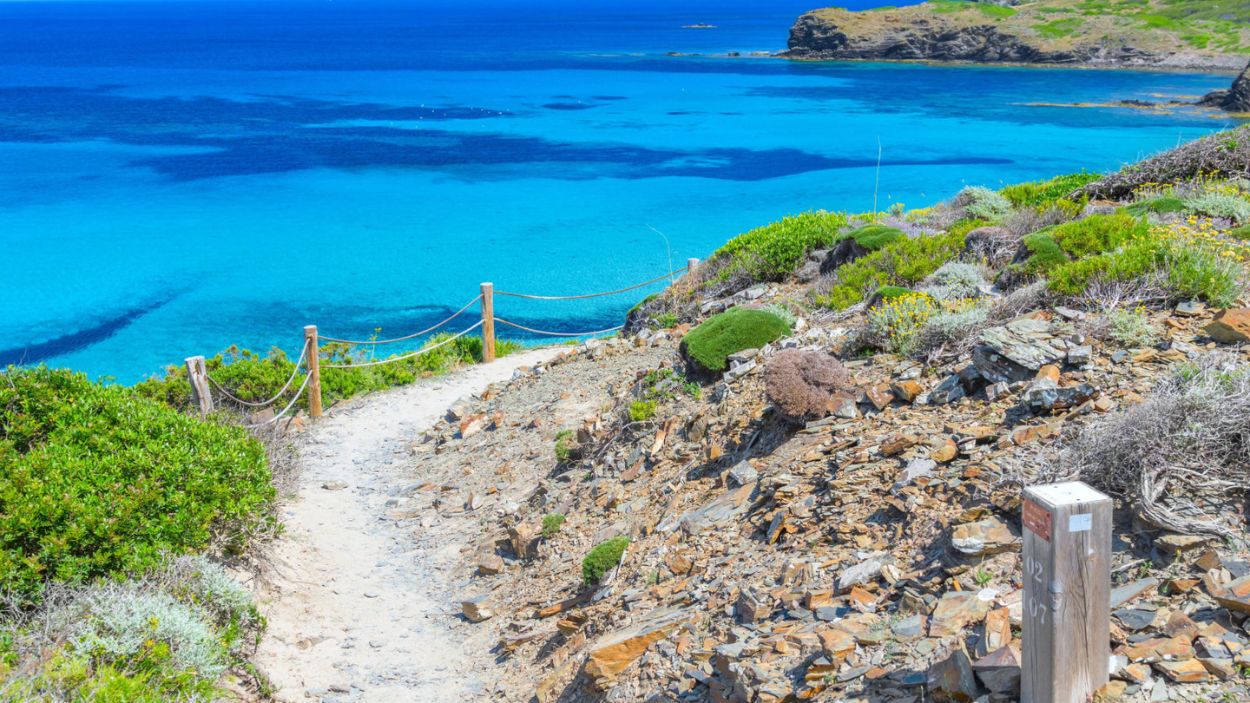 camí-de-cavalls-1-1250×703 Menorca, the ‘calm island’ making waves in the world of sport.
